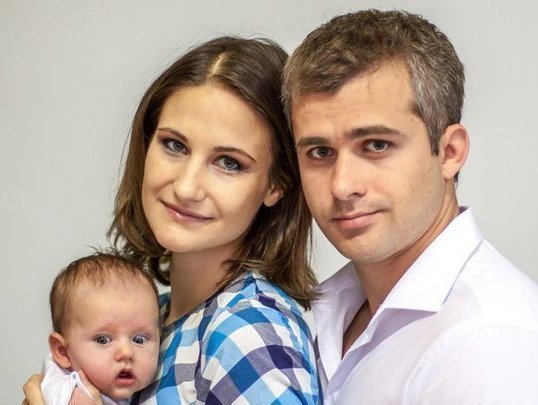 Ольга с мужем и дочкой